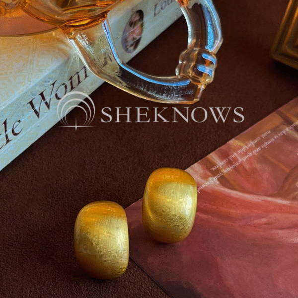 Vintage medieval style brushed metal 14k earrings collection - Image 9