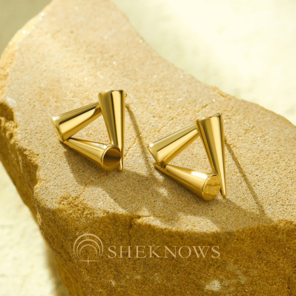 Conical triangle design earrings