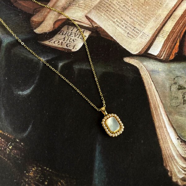 14k Geometric Square Shell French Vintage Necklace - Image 3