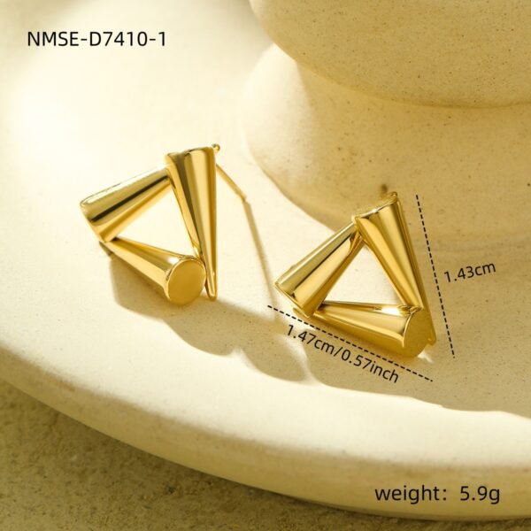 Conical triangle design earrings - Image 5