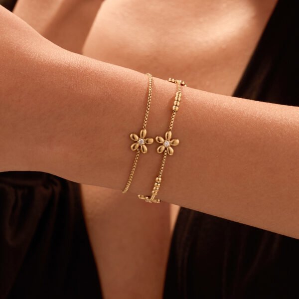18k flower diamond fashion luxury bracelet - Image 5