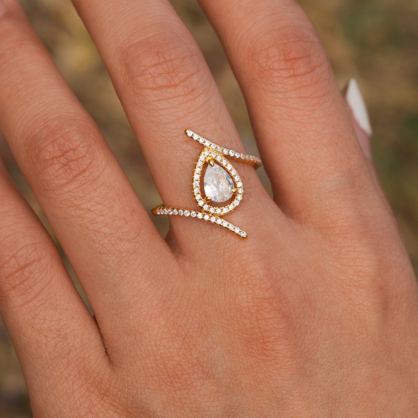 18K Gold Moissanite Ring 0.8 carat Women's Drop Shape Diamond Ring - Image 4