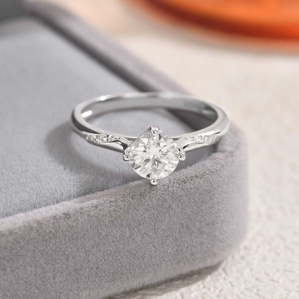 S925 Silver Four-Prong 1 Carat Moissanite Ring Wedding Ring